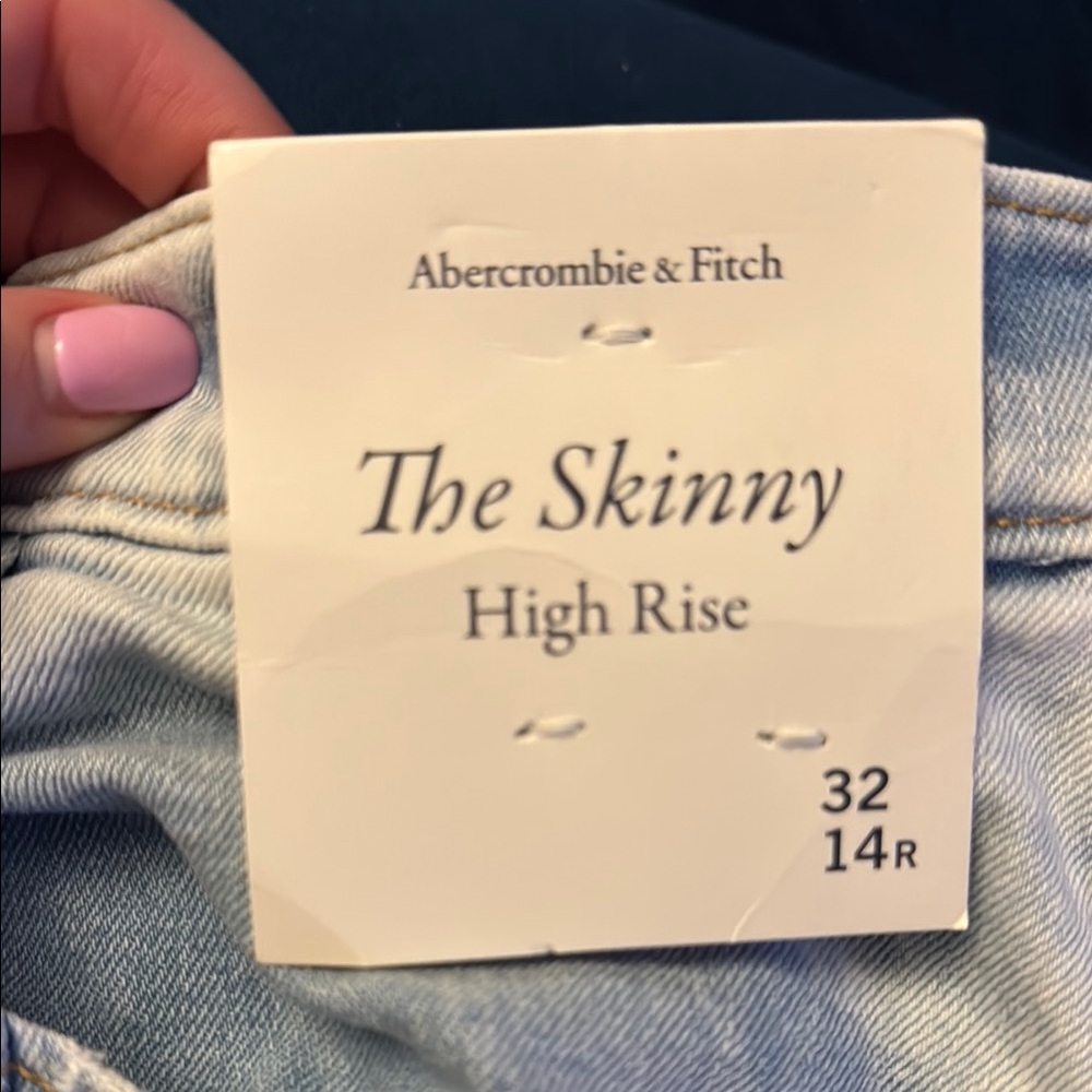 NWT Women's High-Rise Skinny Jeans - Picture 4 of 6